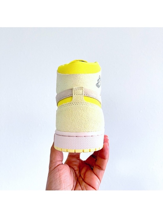 Nike Air Jordan 1 Zoom Air Comfort 2 High-Top Women’s Sneaker Size 9 - Picture 5 of 6